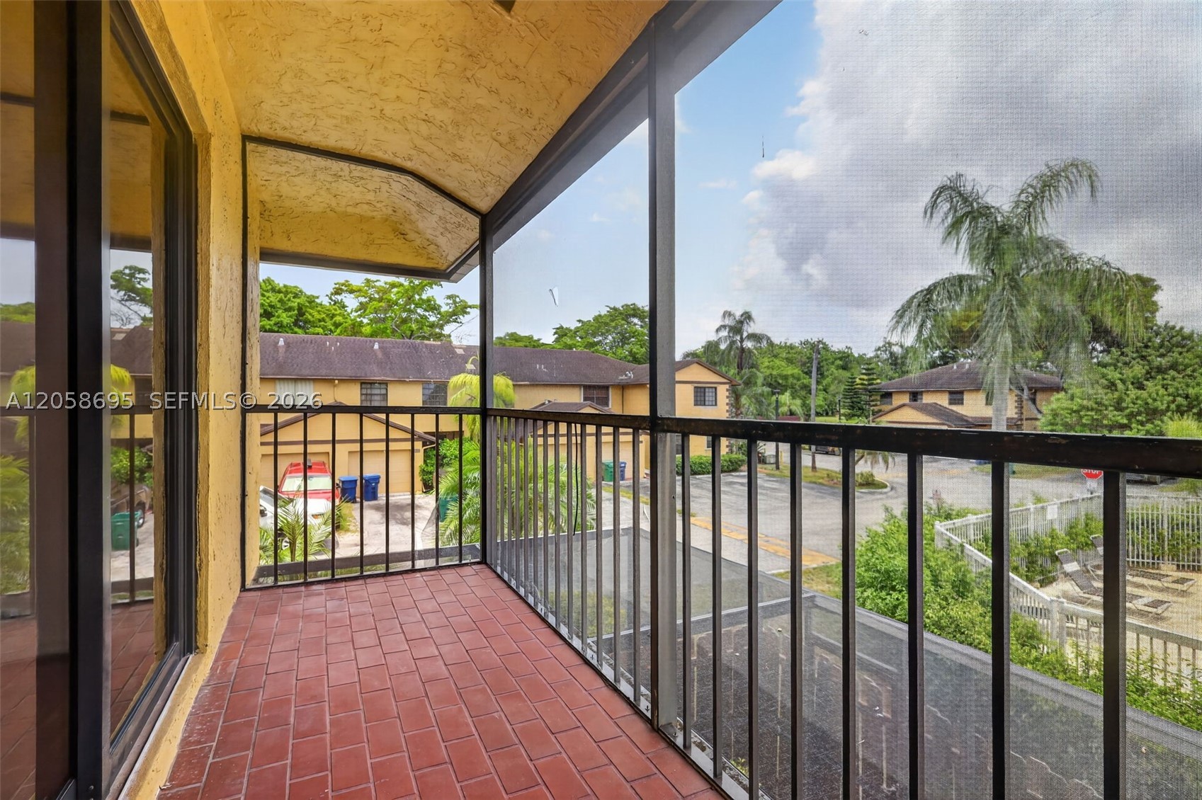 TOWNHOMES OF MONTEREY - Residential