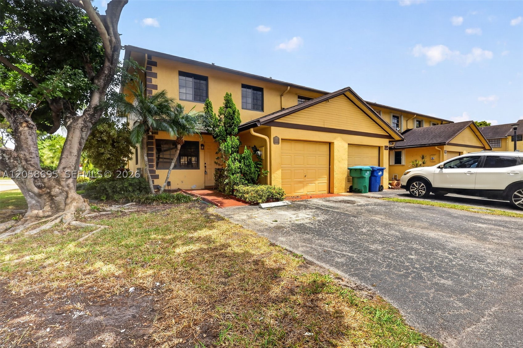 TOWNHOMES OF MONTEREY - Residential