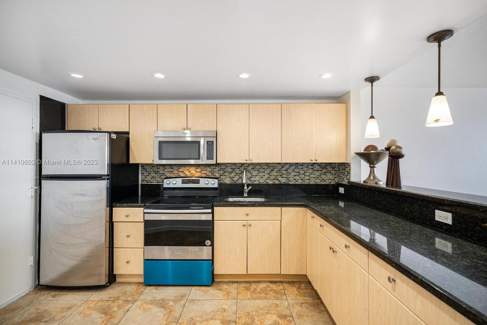 BUCKLEY TOWERS CONDO - EA - Residential Lease