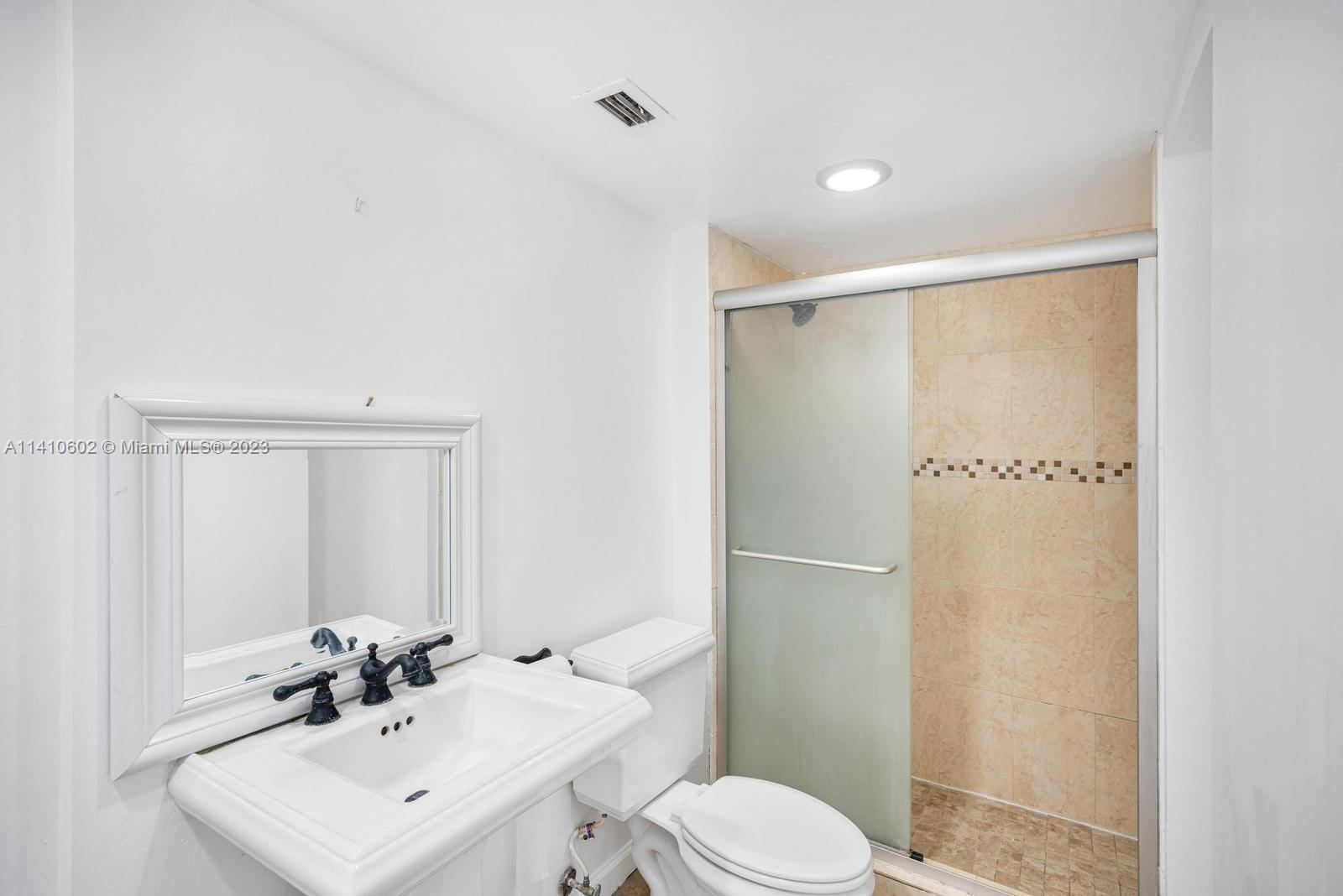 BUCKLEY TOWERS CONDO - EA - Residential Lease