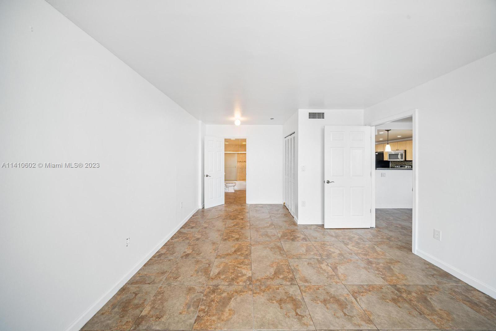 BUCKLEY TOWERS CONDO - EA - Residential Lease