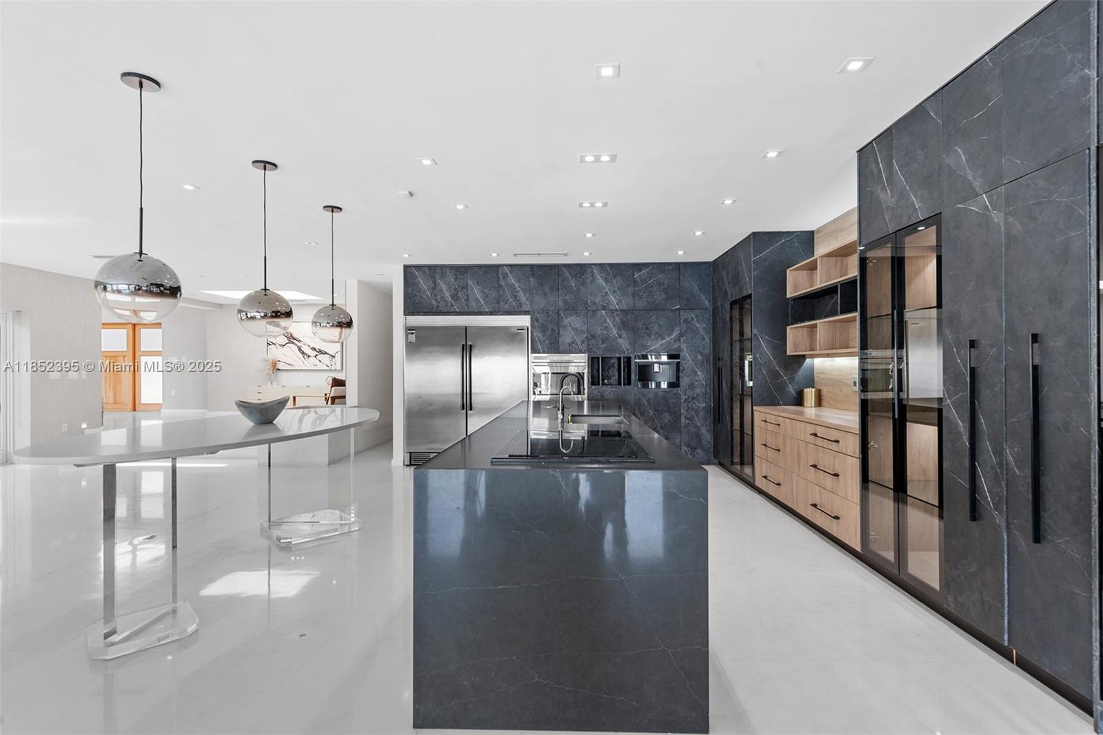 GOLDEN BEACH SEC D - Residential