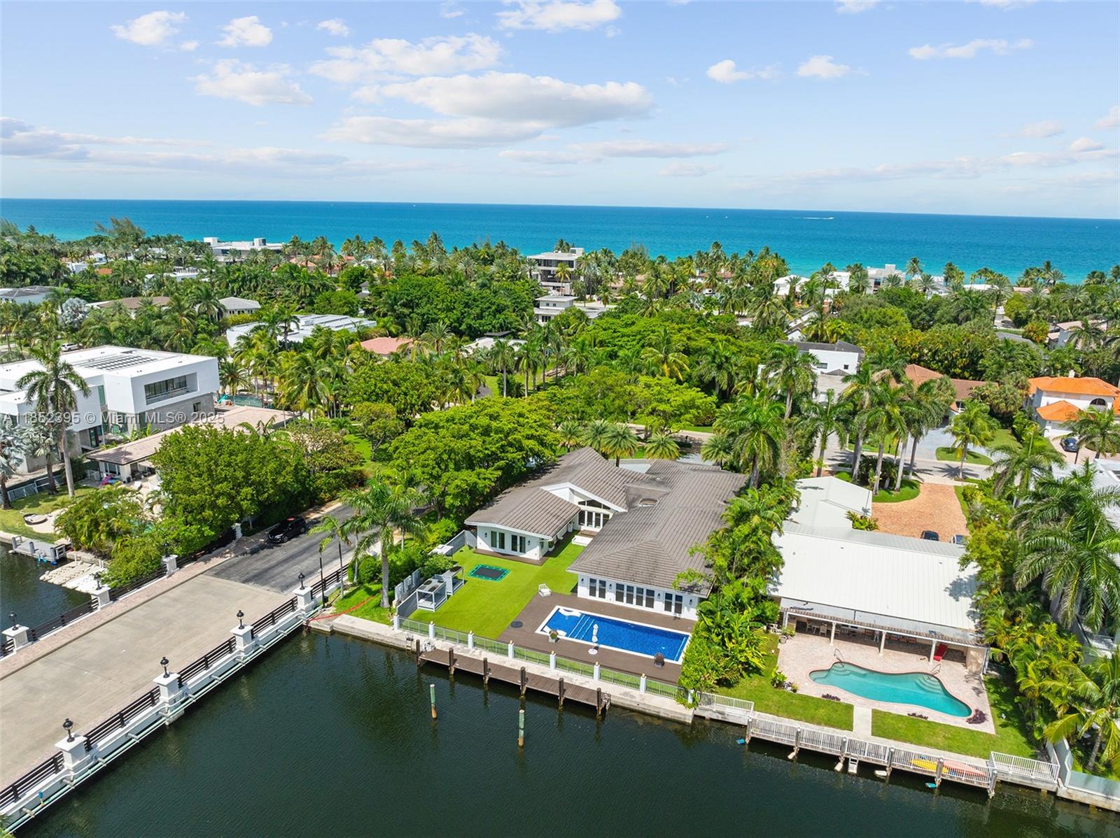 GOLDEN BEACH SEC D - Residential