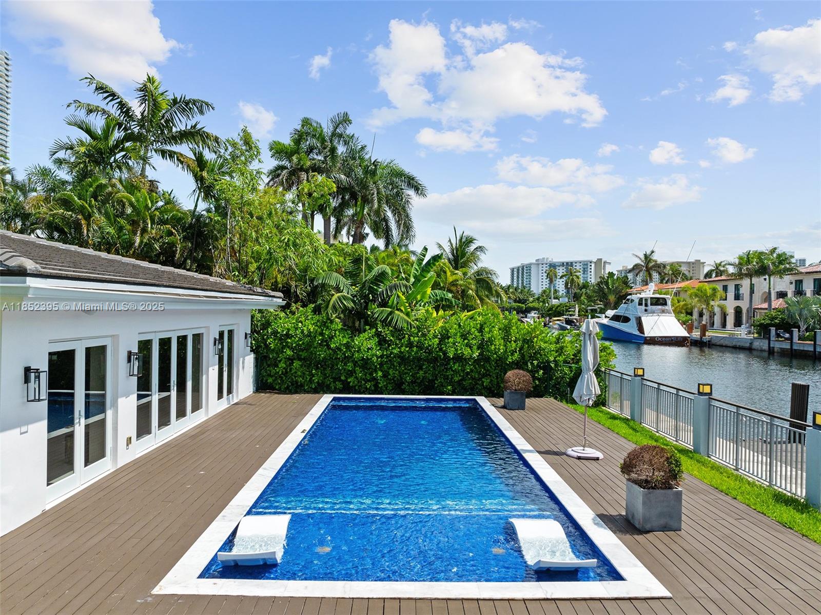 GOLDEN BEACH SEC D - Residential