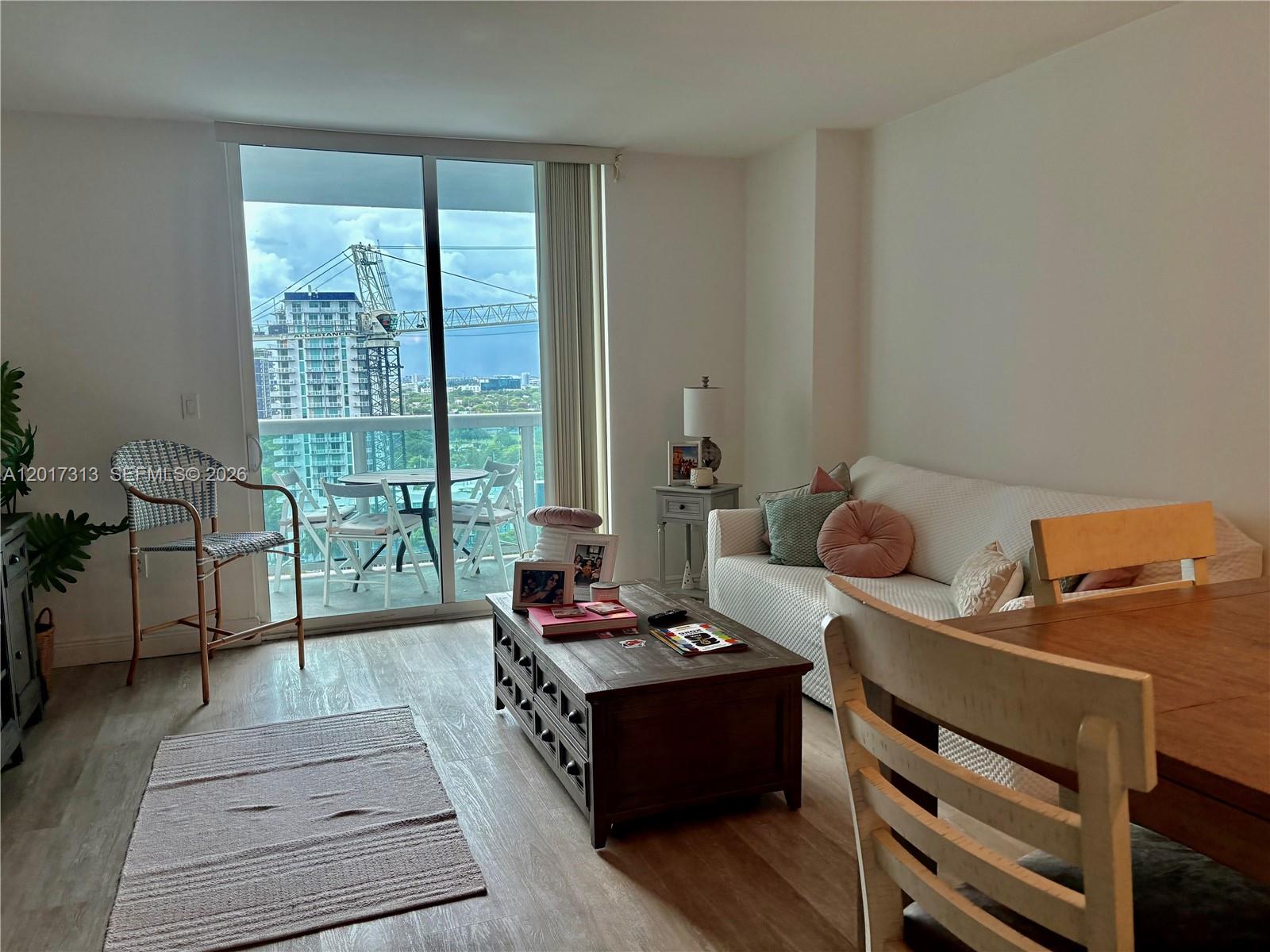 1800 CLUB CONDO - Residential