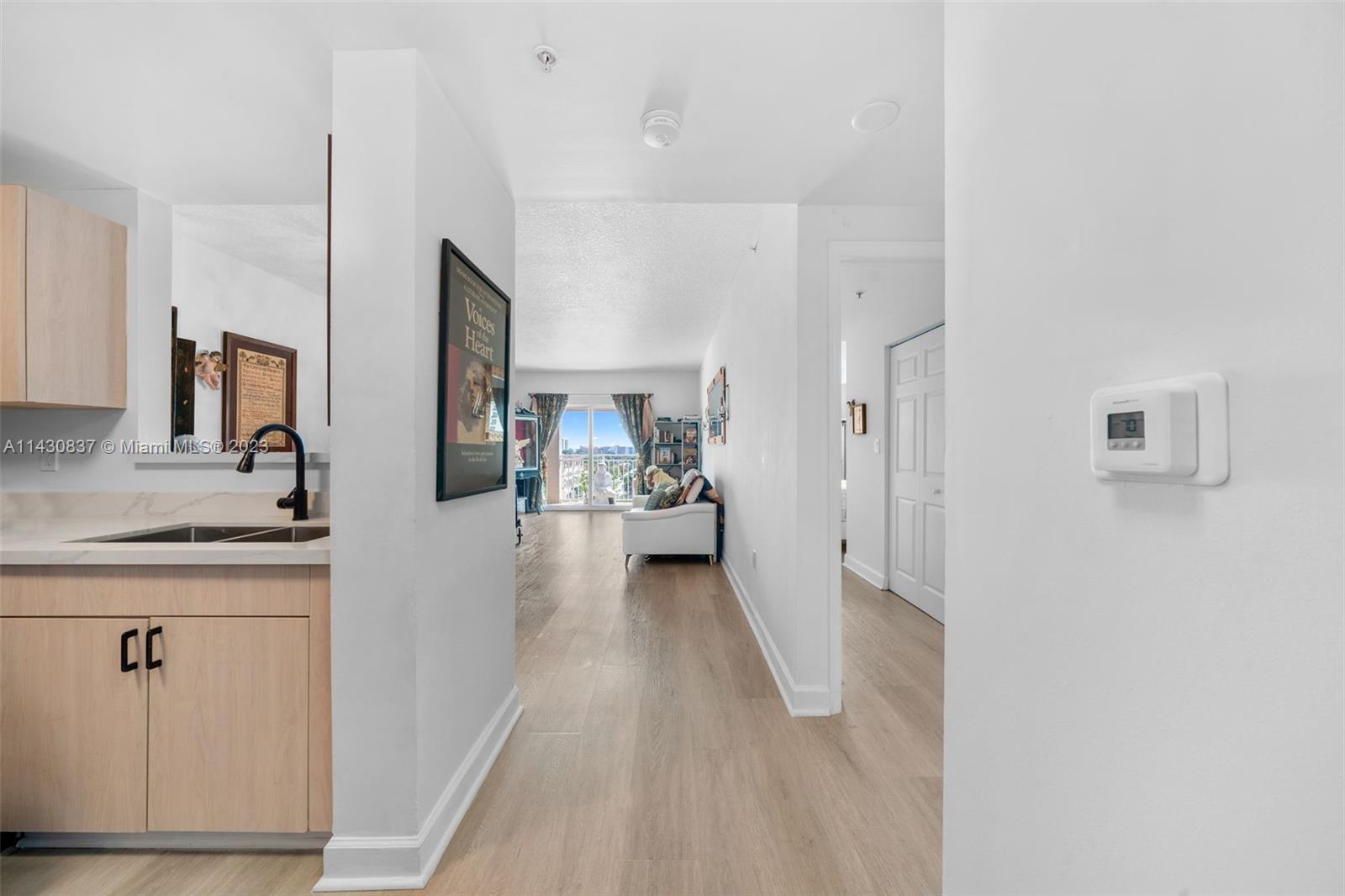 DOUGLAS GRAND CONDO - Residential
