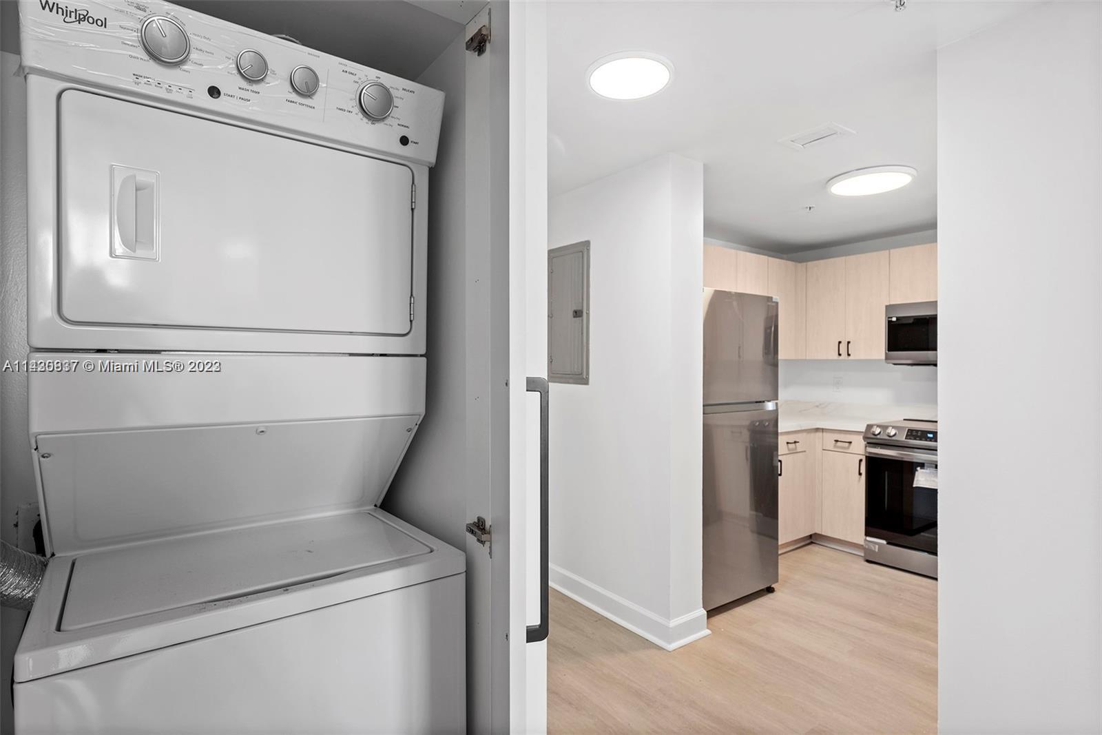 DOUGLAS GRAND CONDO - Residential