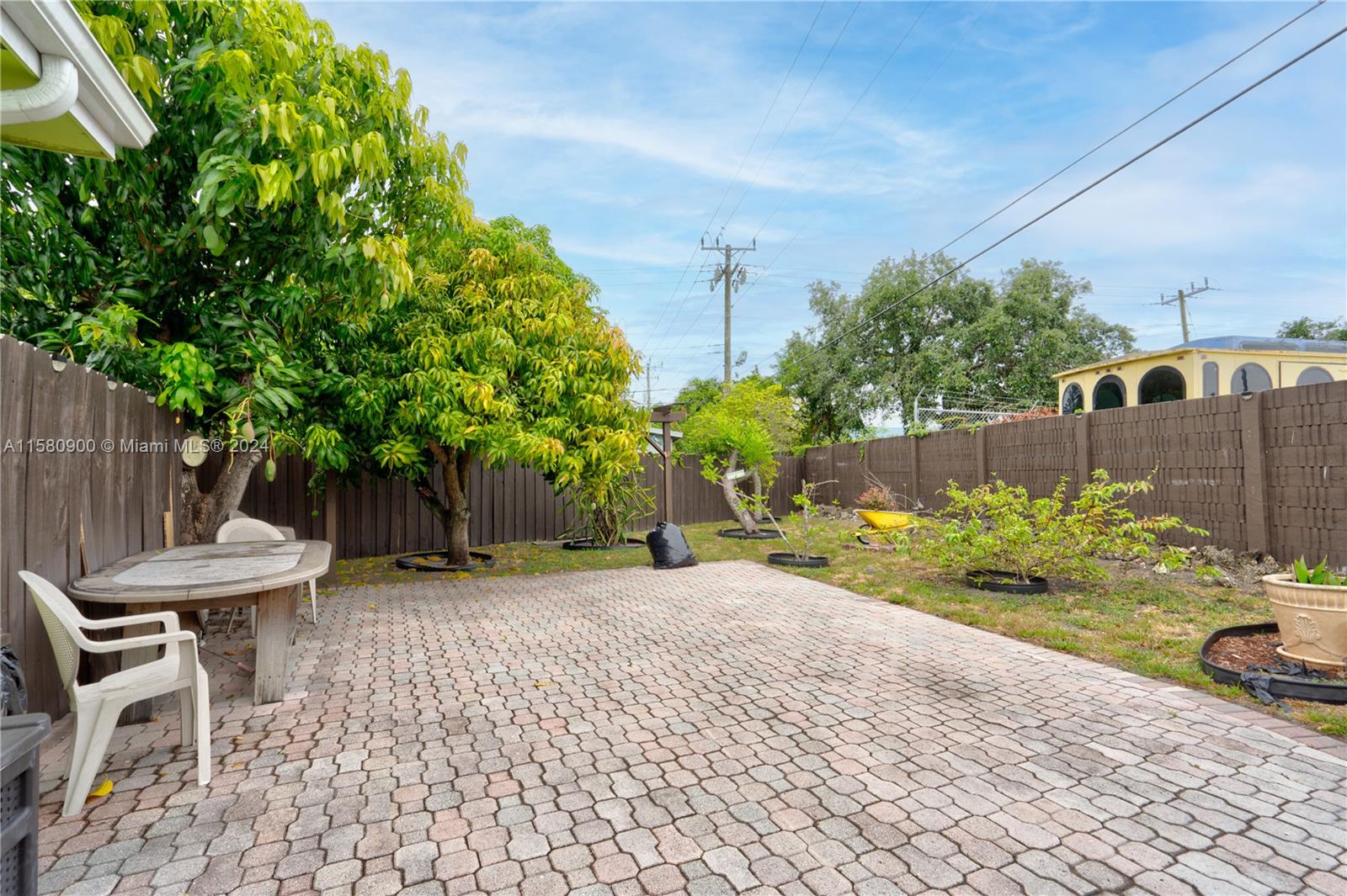 BREEZE HAVEN - Residential