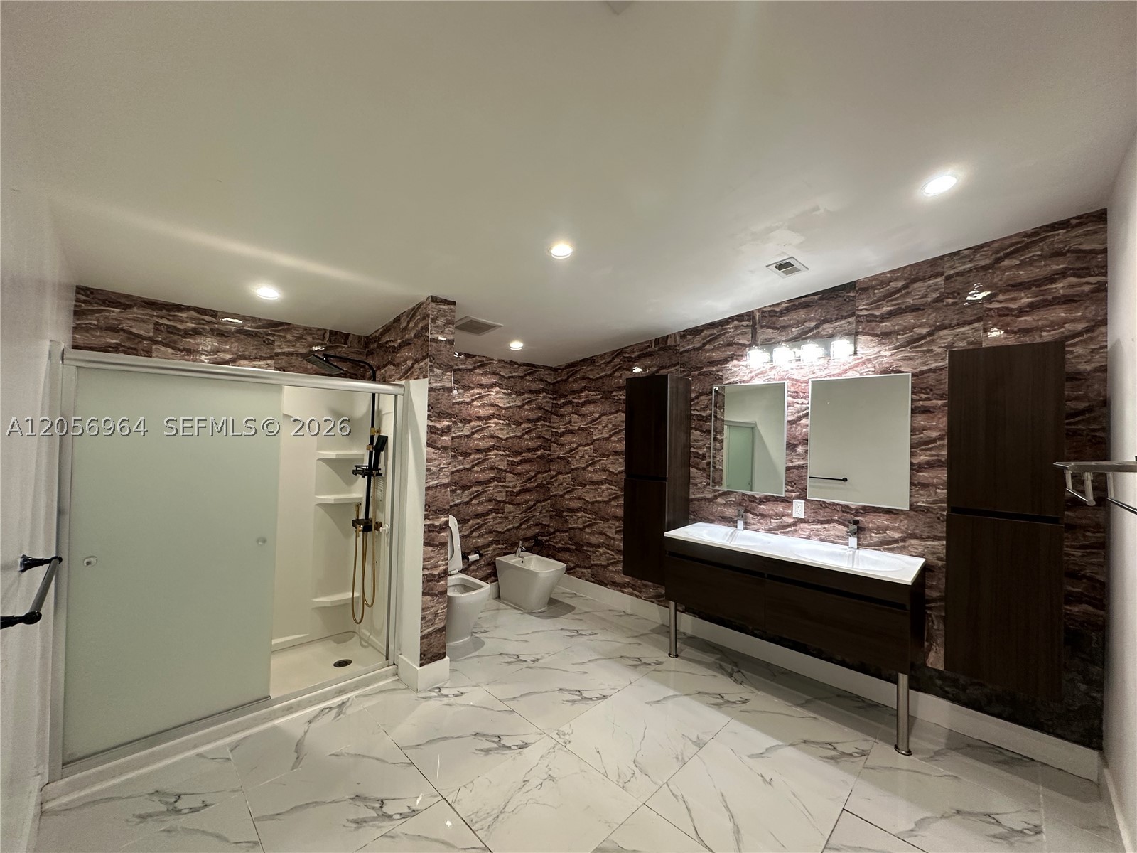 COCOWALK ESTATES - Residential