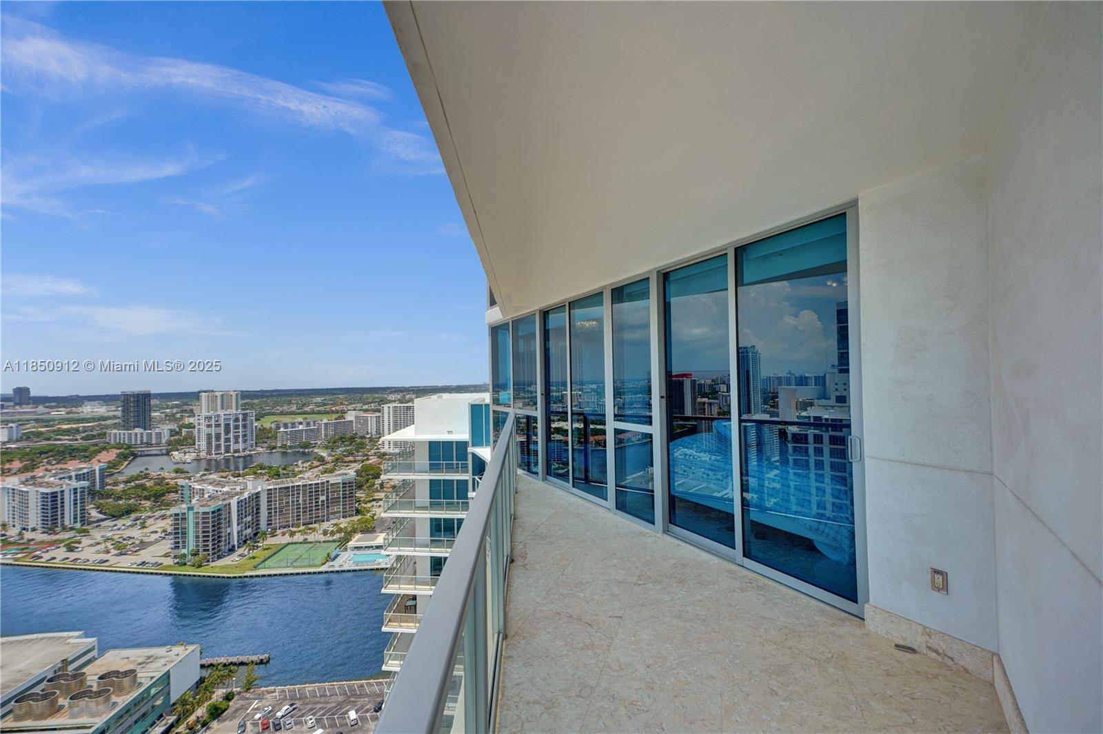 OCEAN PALMS - Residential