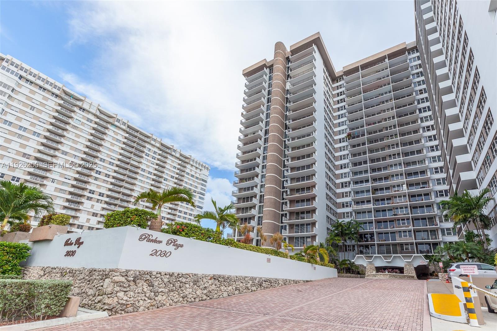 BUILDING DIECTLY ON THE OCEAN. HIGH FLOOR UNIT WITH INTRACOASTAL VIEWS. UPDATED UNIT WITH
WASHER/DRYER. SPACIOUS KITCHEN WITH GAS STOVE. SPLIT BEDROOM FLOOR PLAN. HURRICANE IMPACT
GLASS. RENT INCLUDES A/C, HOT WATER, BASIC CABLE & COOKING GAS. BUILDING FEATURES HUGE OCEAN
FRONT DECK WITH HEATED POOL, JACUZZI AND BBQ STATIONS. STUNNING AWARD WINNING LOBBY,
CONCIERGE DESK,VALET SERICE, BEACH SERVICE AND CONVENIENCE STORE/CAFE. STATE OF THE ART WORK
OUT CENTER WITH SAUNA AND STEAM ROOMS. ALSO BILLAIRD AND GAME ROOMS. MINUTES TO 3
SUPERMARKETS, CASINOS, AVENTURA SHOPS. IN BETWEEN TWO INTERNATIONAL AIRPORTS AND SEAPORTS.
EASY TO SHOW!
