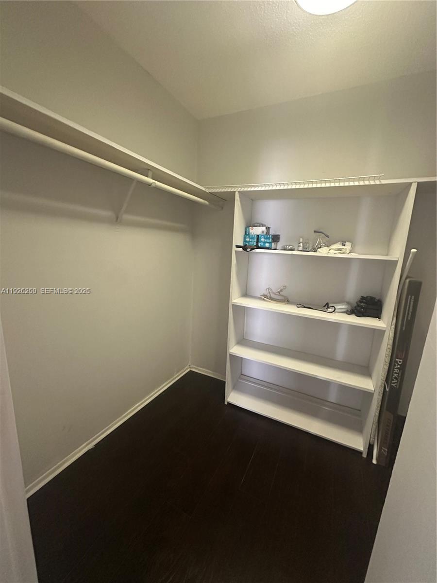 PARKER PLAZA CONDO ESTATE - Residential Lease