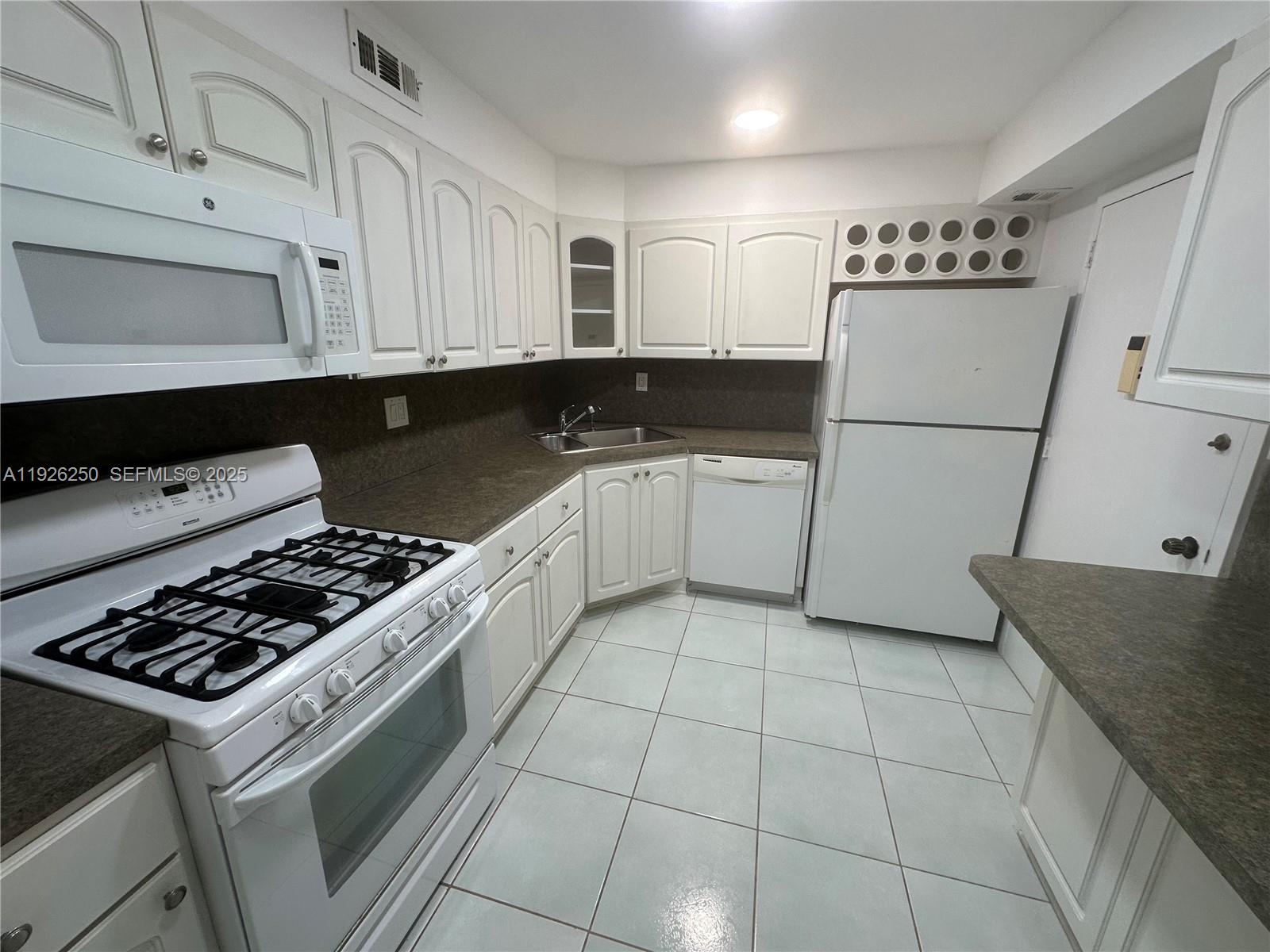 PARKER PLAZA CONDO ESTATE - Residential Lease