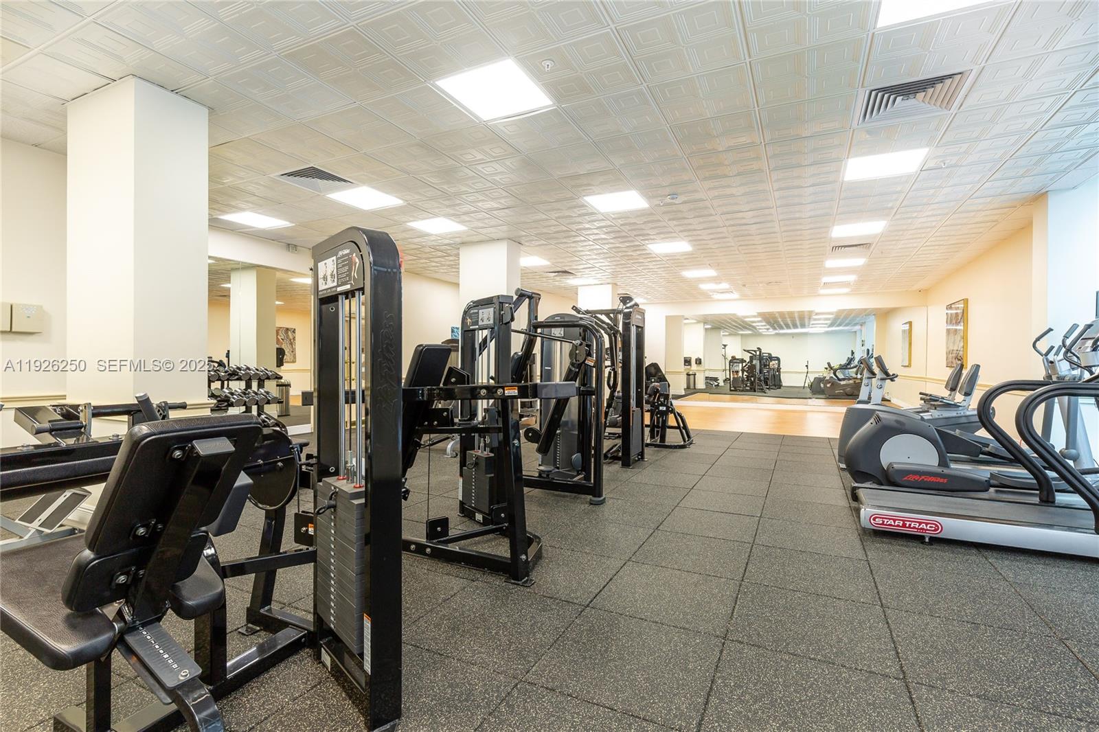 PARKER PLAZA CONDO ESTATE - Residential Lease