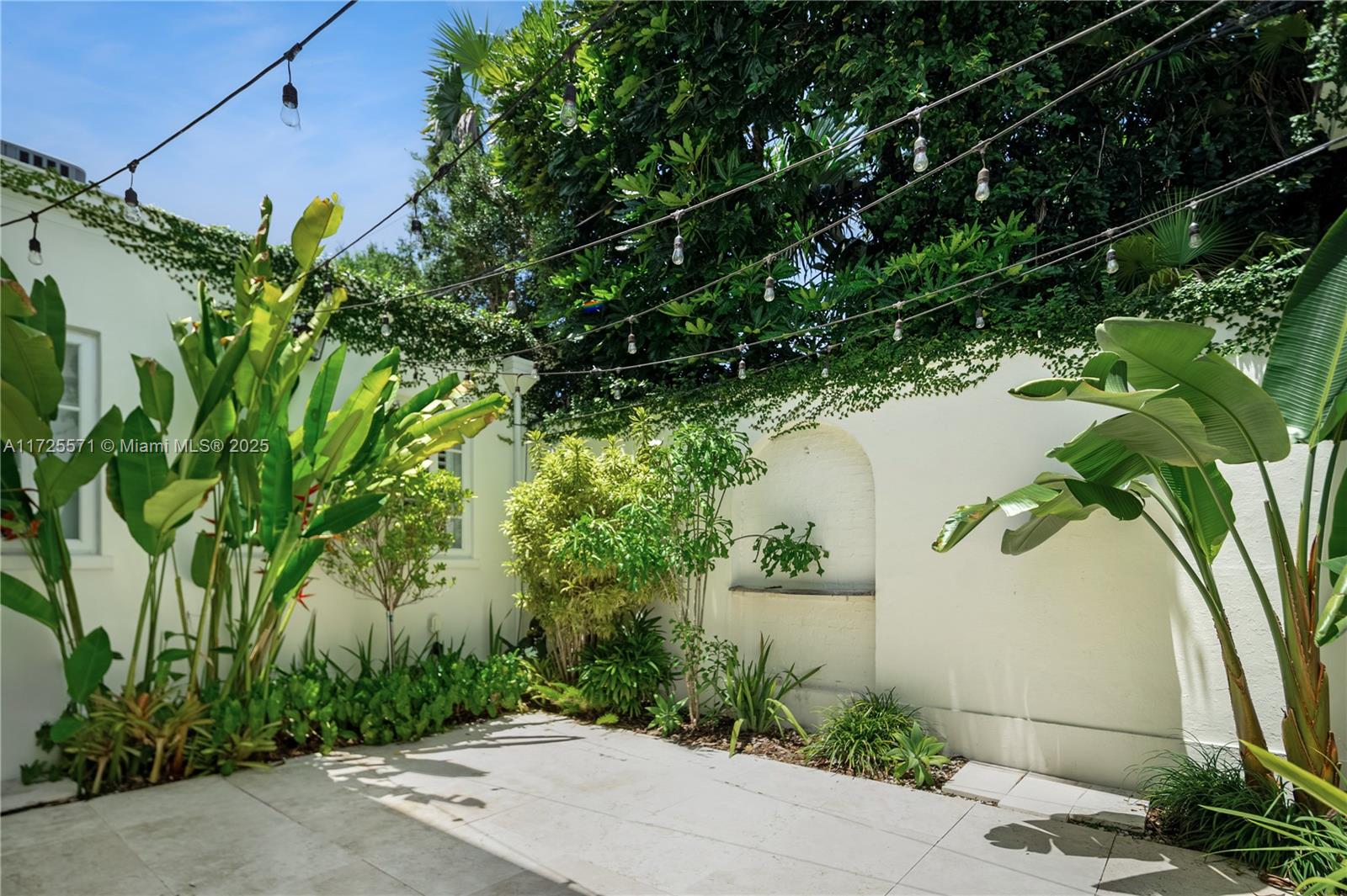 CORAL GABLES RIVIERA SEC - Residential