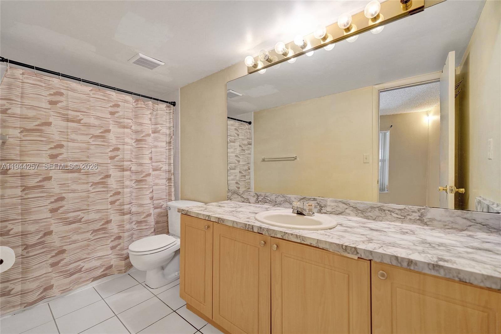 NEWPORT CONDO - Residential
