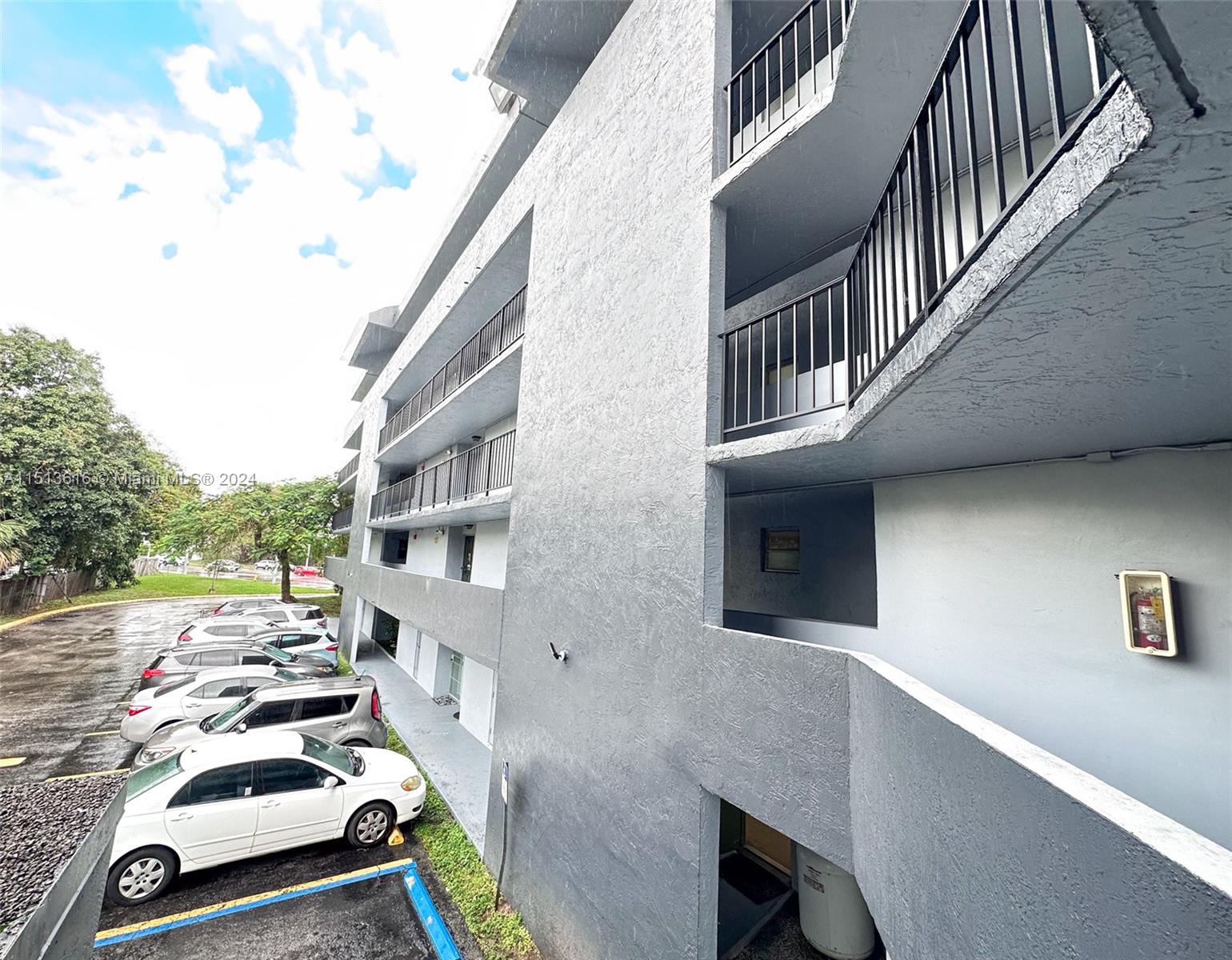 THE GREENS CONDO - Residential