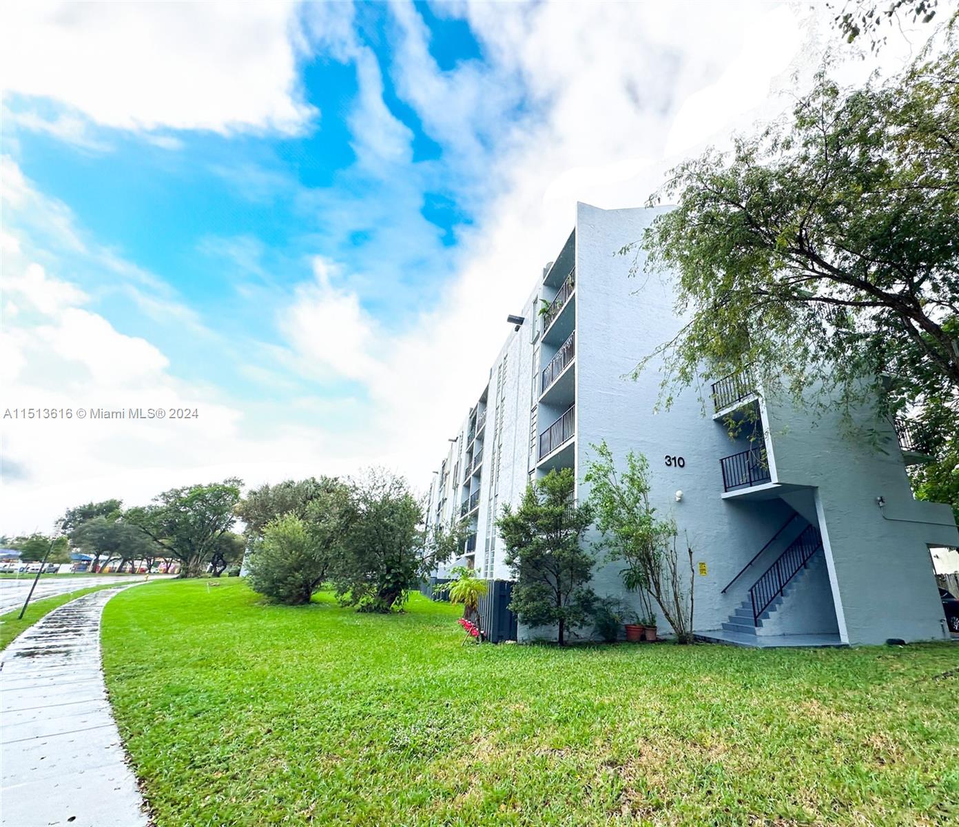 THE GREENS CONDO - Residential
