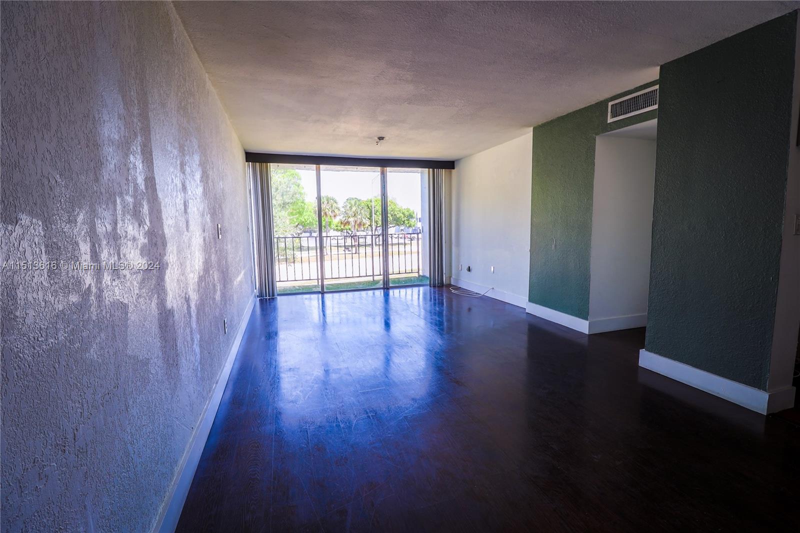 THE GREENS CONDO - Residential