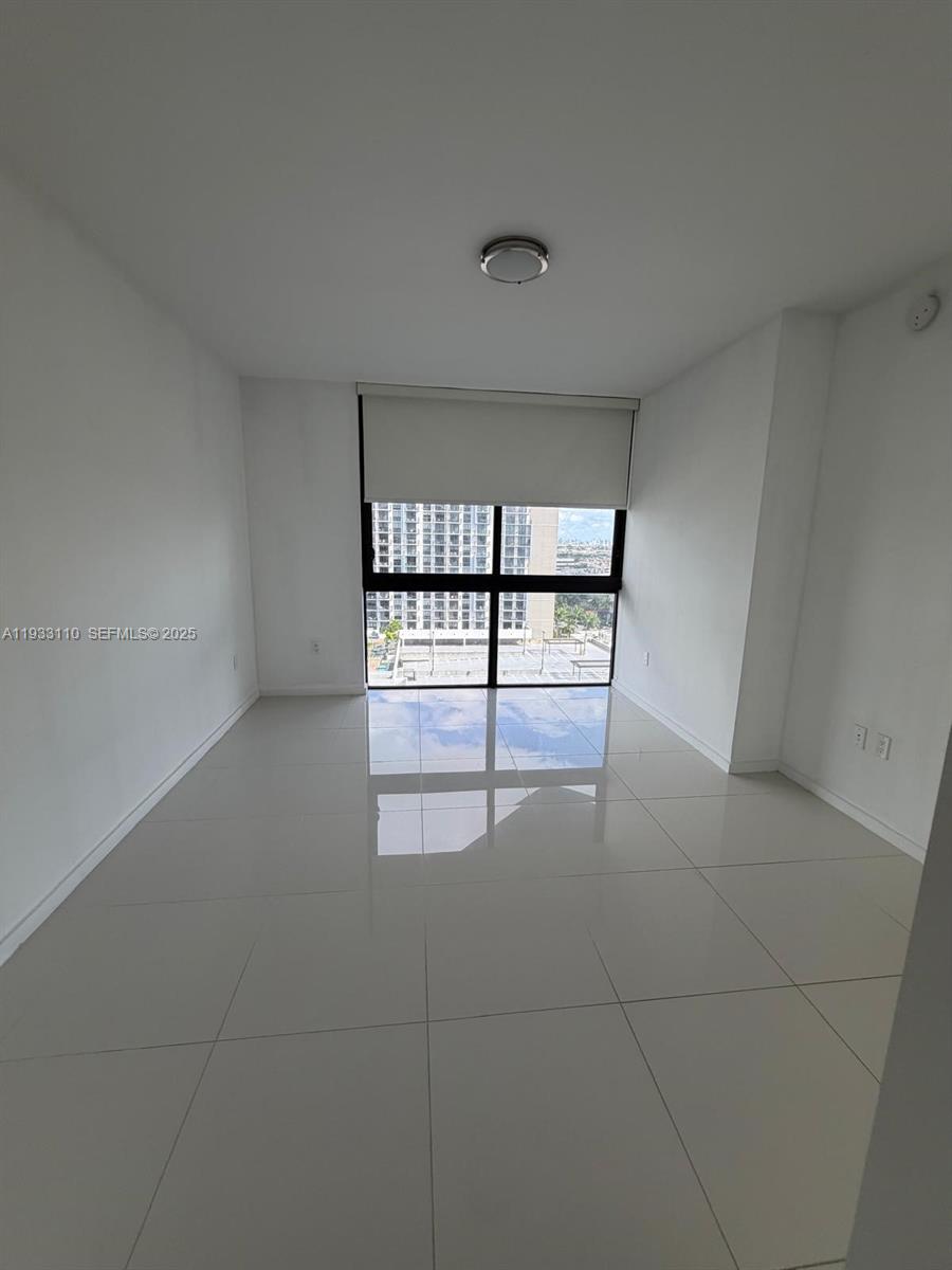 5252 PASEO CONDO - Residential Lease