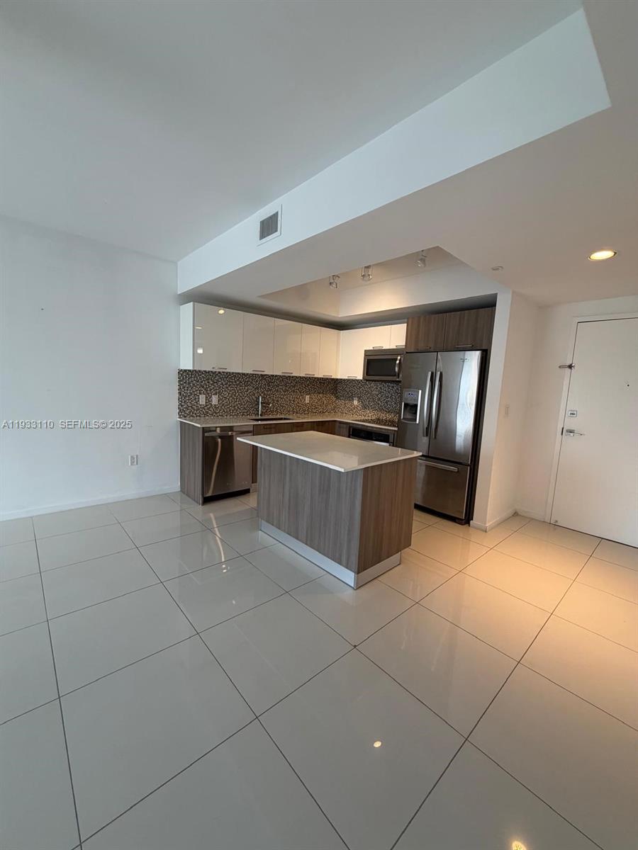 5252 PASEO CONDO - Residential Lease