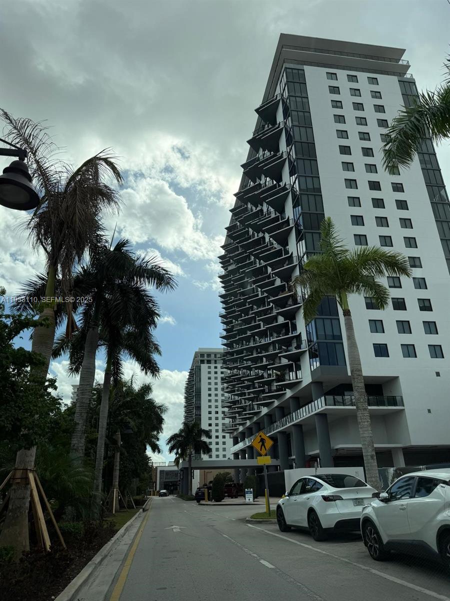 5252 PASEO CONDO - Residential Lease