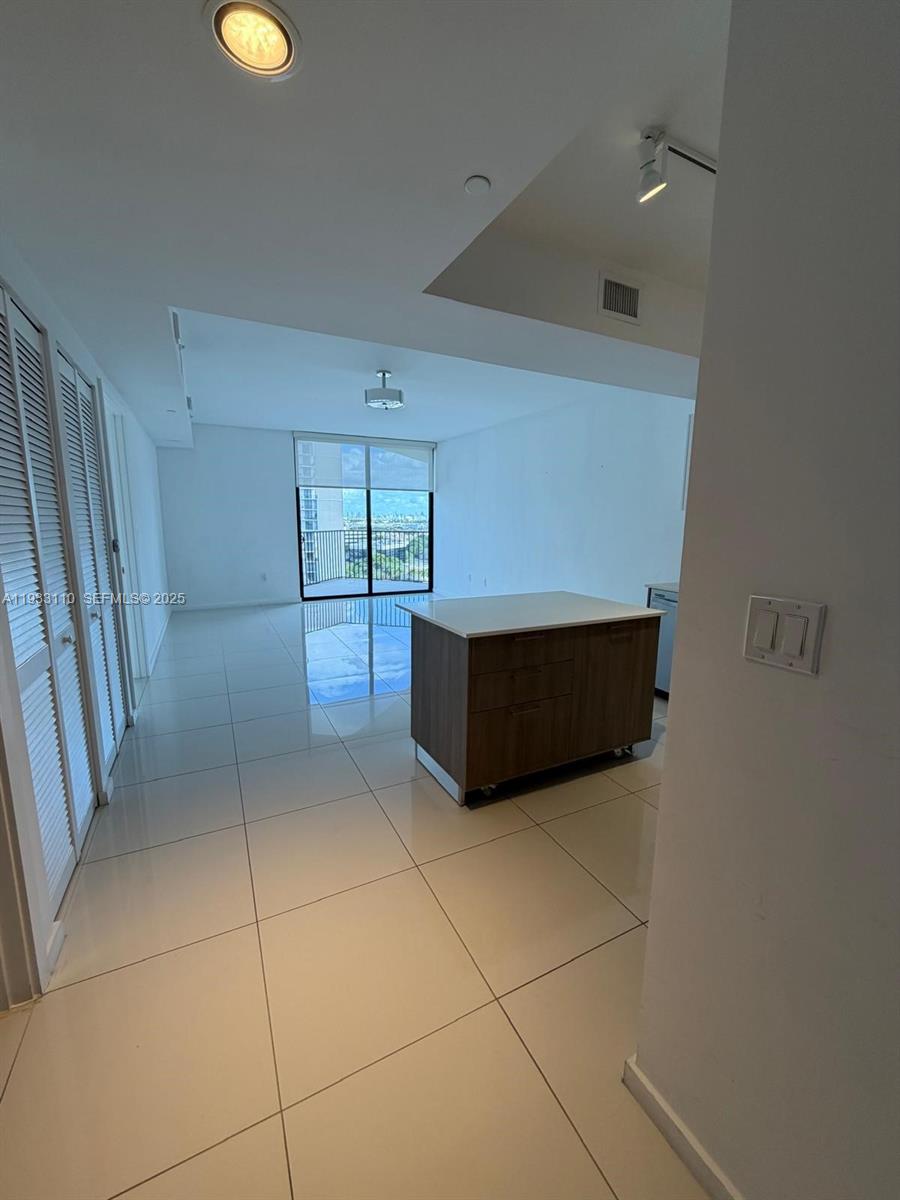 5252 PASEO CONDO - Residential Lease