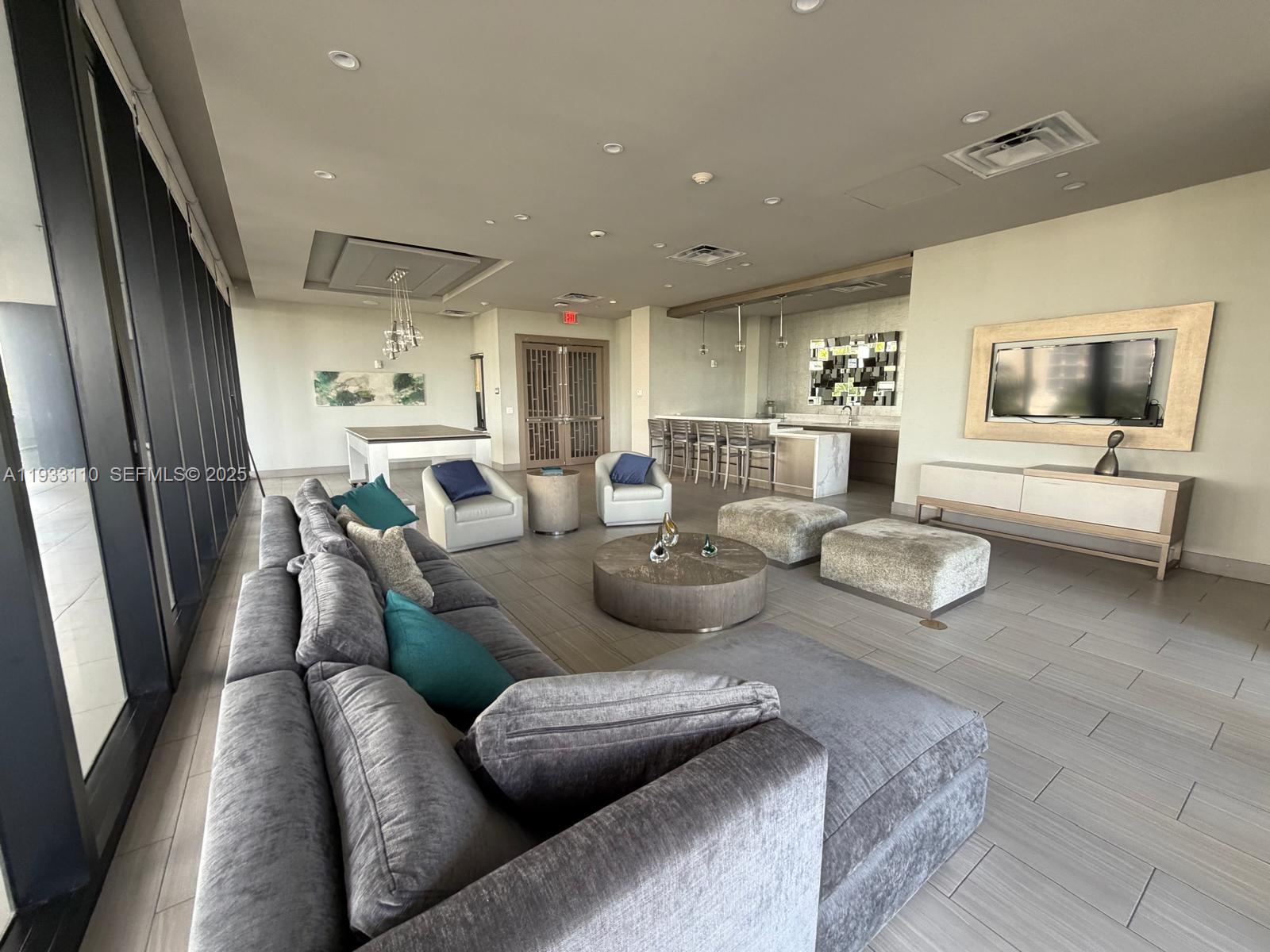 5252 PASEO CONDO - Residential Lease