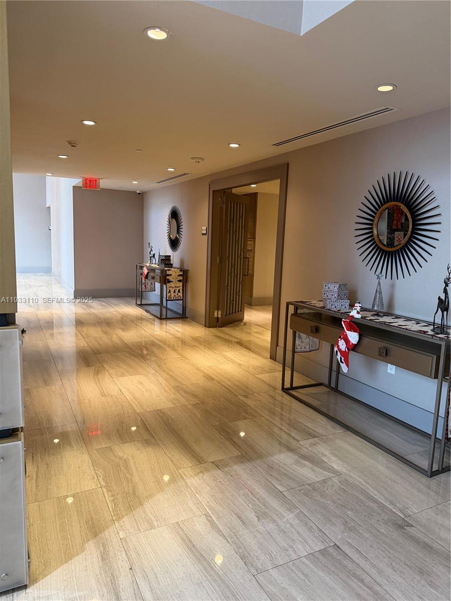 5252 PASEO CONDO - Residential Lease