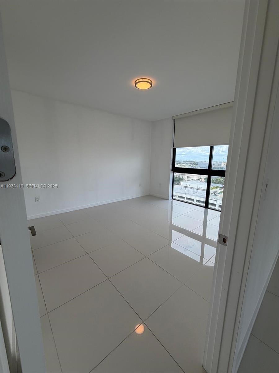 5252 PASEO CONDO - Residential Lease