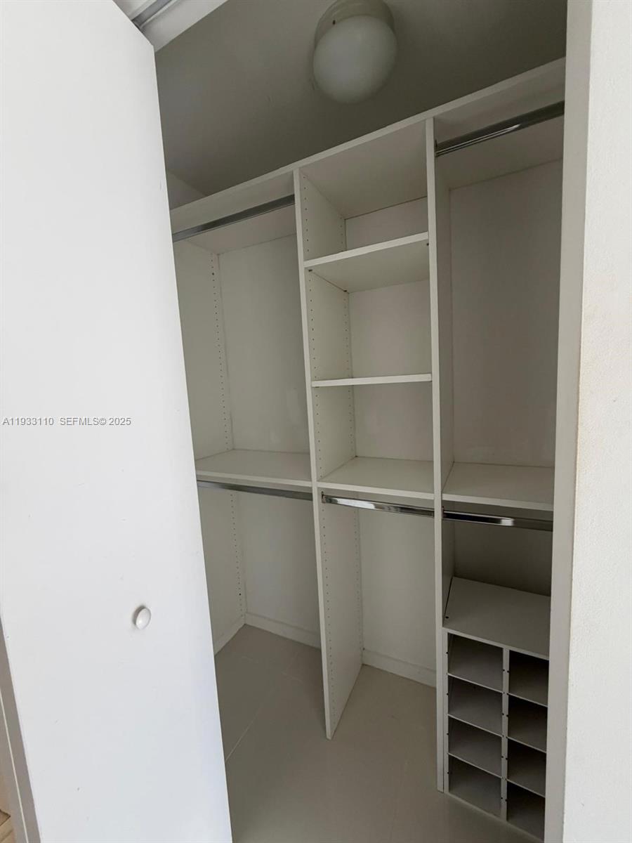 5252 PASEO CONDO - Residential Lease