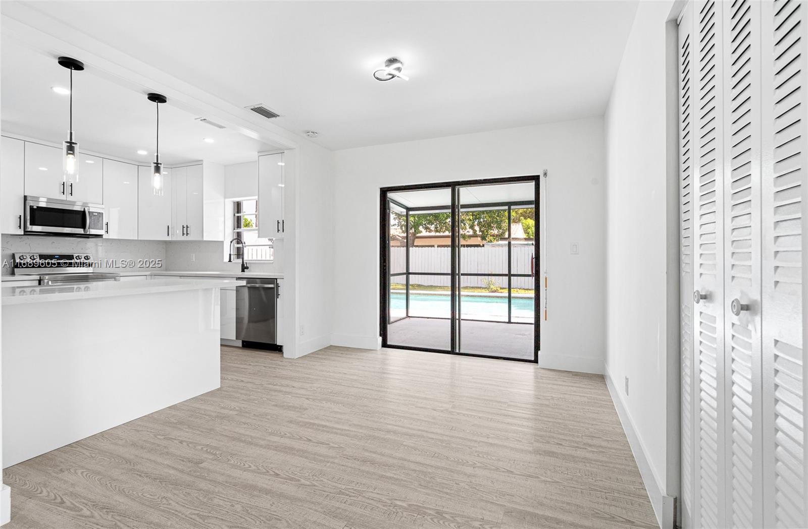 PALM AIRE VILLAGE 3RD SEC - Residential