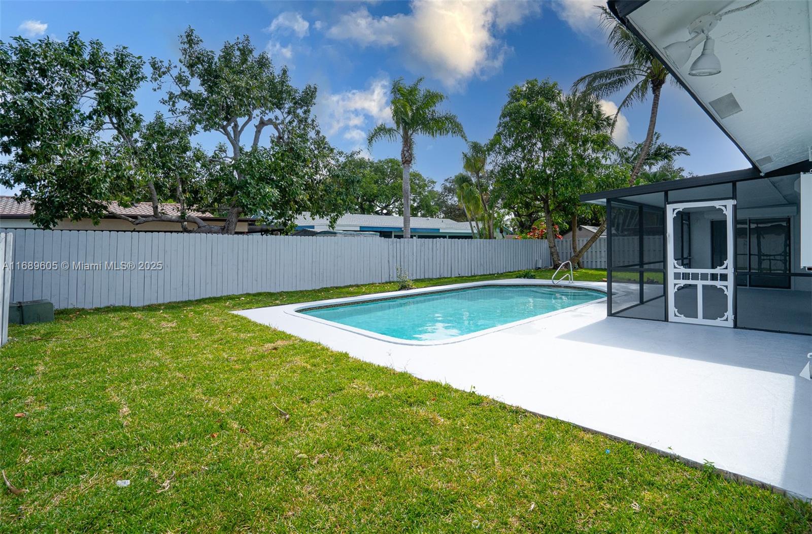 PALM AIRE VILLAGE 3RD SEC - Residential