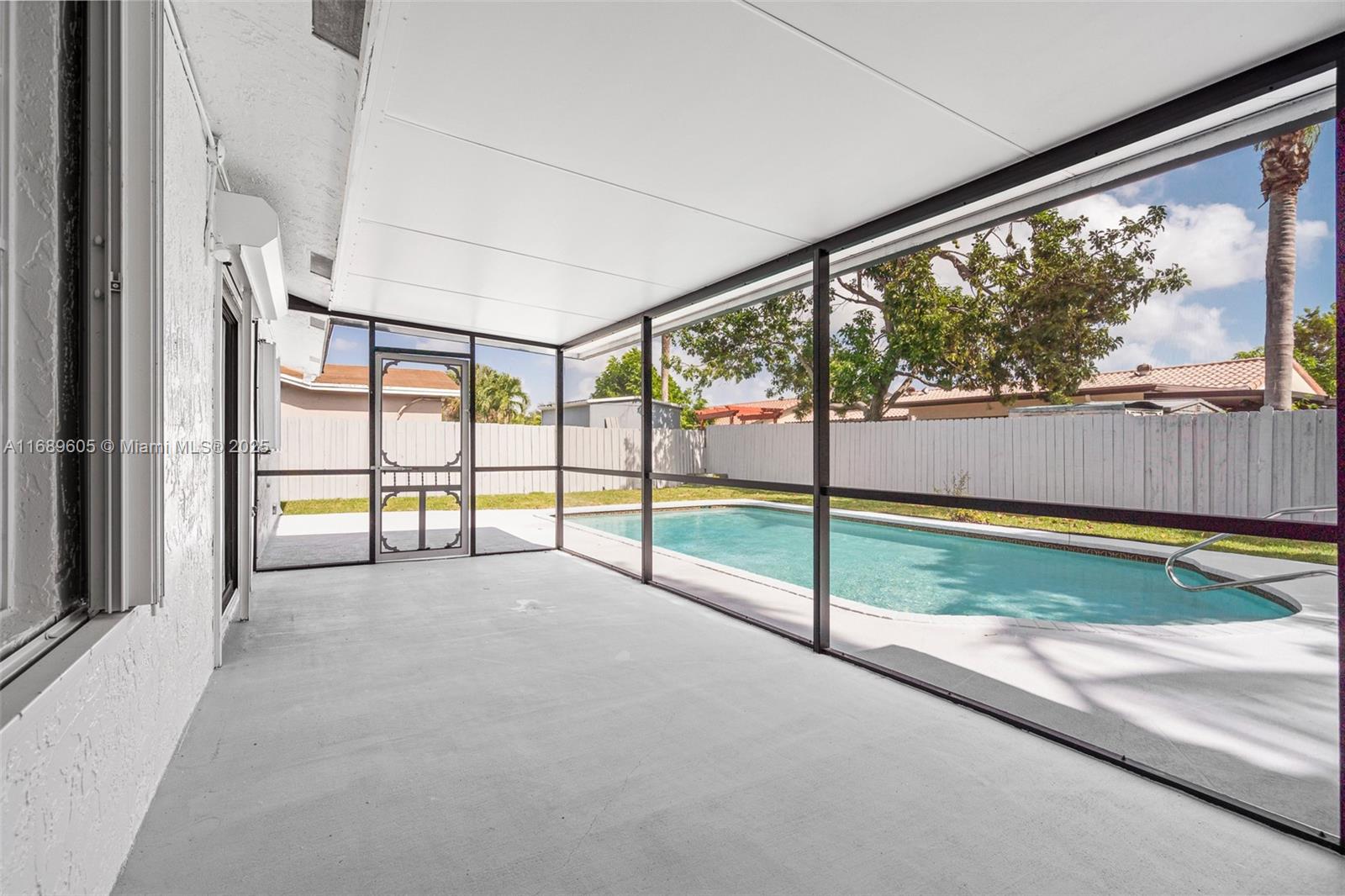 PALM AIRE VILLAGE 3RD SEC - Residential