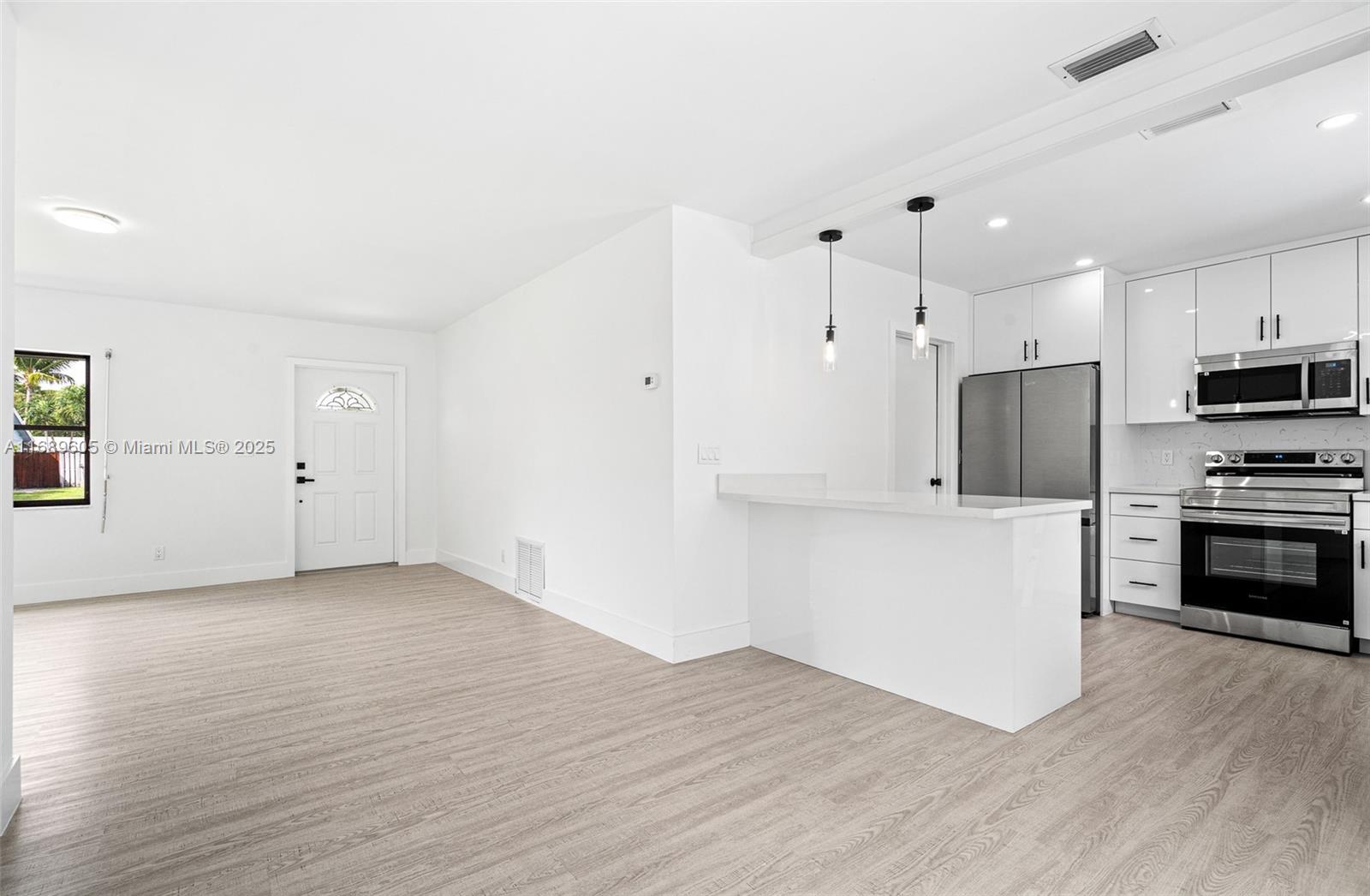 PALM AIRE VILLAGE 3RD SEC - Residential