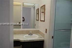 LAUDERDALE OAKS CONDO I - Residential