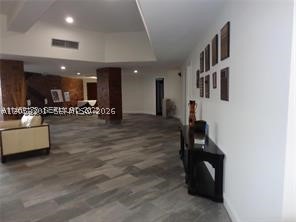 LAUDERDALE OAKS CONDO I - Residential