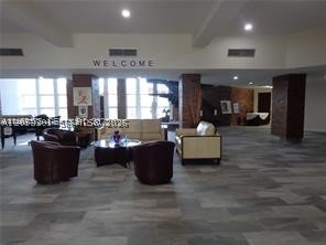 LAUDERDALE OAKS CONDO I - Residential