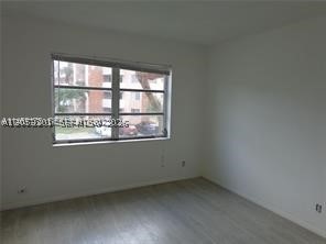 LAUDERDALE OAKS CONDO I - Residential