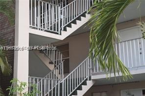 LAUDERDALE OAKS CONDO I - Residential