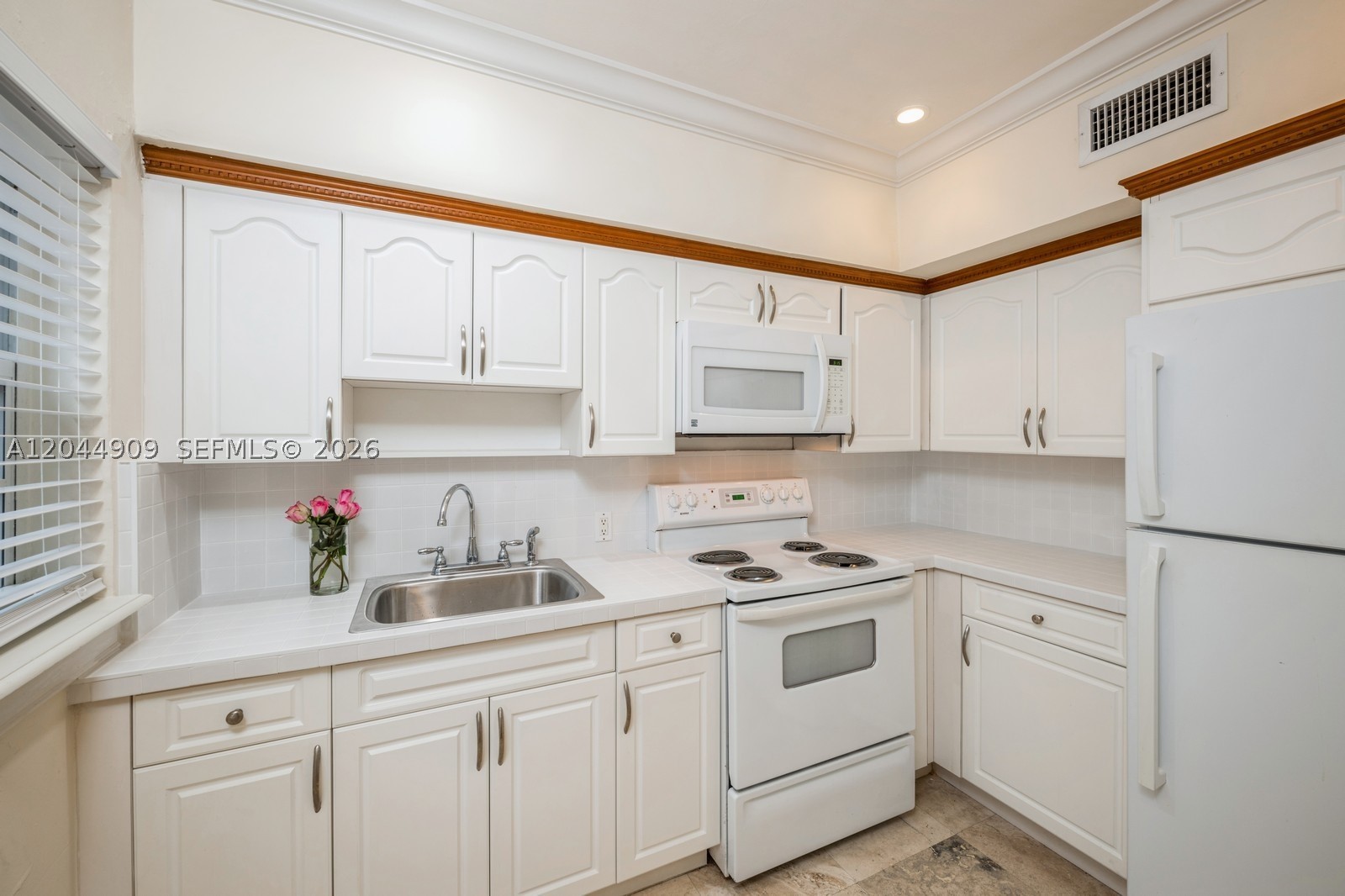 CORAL GABLES SEC K REV - Residential Lease