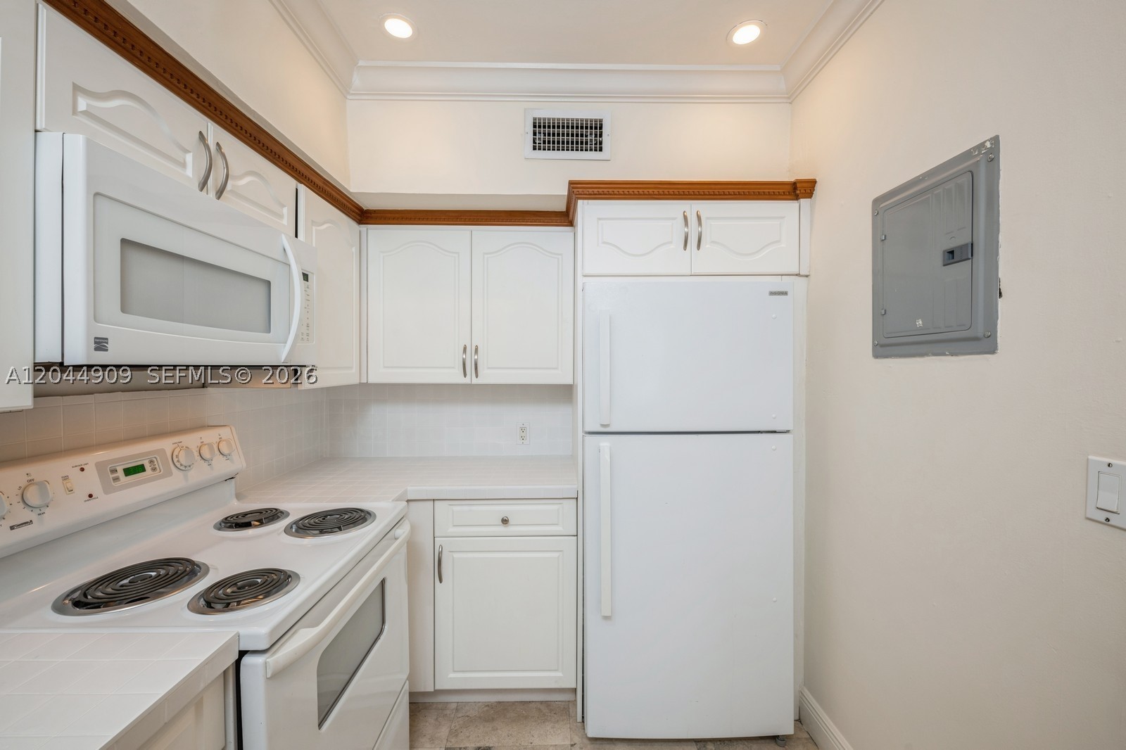 CORAL GABLES SEC K REV - Residential Lease