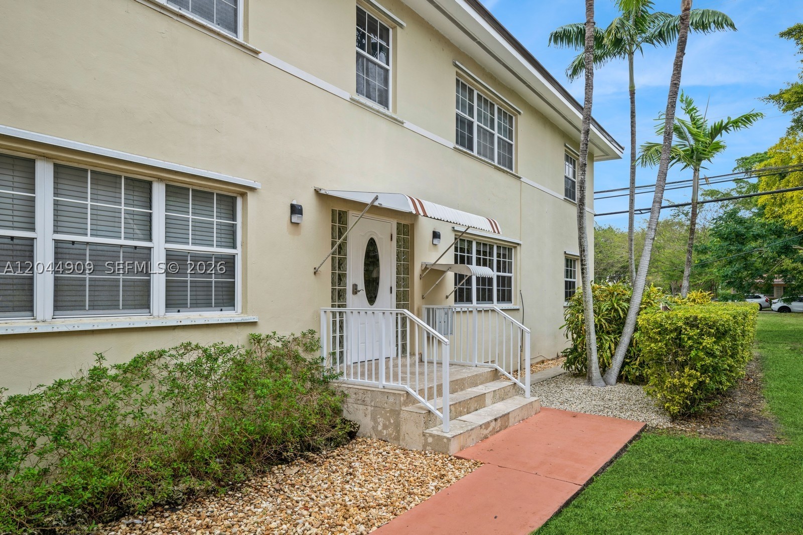 A large and great layout. Miami's wonderful Coral Gables location. This area is one of the best. This second floor apartment is clean & very well kept with gorgeous wood floors...ready to move in. A corner unit, lots of beautiful windows allows for beautiful natural light. One of 4 units in the building. Excellent central air conditioning. Dining area off of the kitchen and a living area set apart from it. Also available in the same building, is a very similar apartment yet located on the first floor of the two story building. The excellent location has easy access to activities, restaurants, shops, parks, gyms & theaters. Located off of the popular Ponce de Leon Blvd & close to Miracle Mile. The building offers a washer and a dryer shared by the 4 units in the building. Assigned parking on the property. Guest street parking. Easy to see with advance notice. Minimum one year lease. No pets. $200 cleaning fee.