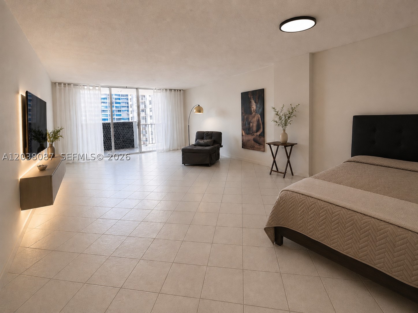 COMMODORE PLAZA CONDO - Residential