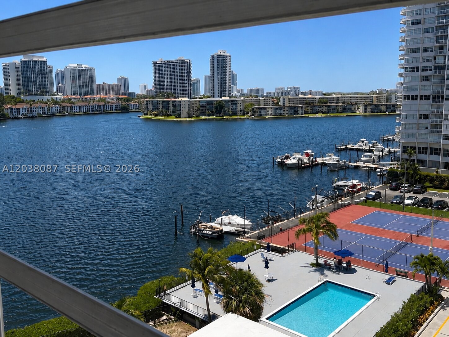 COMMODORE PLAZA CONDO - Residential