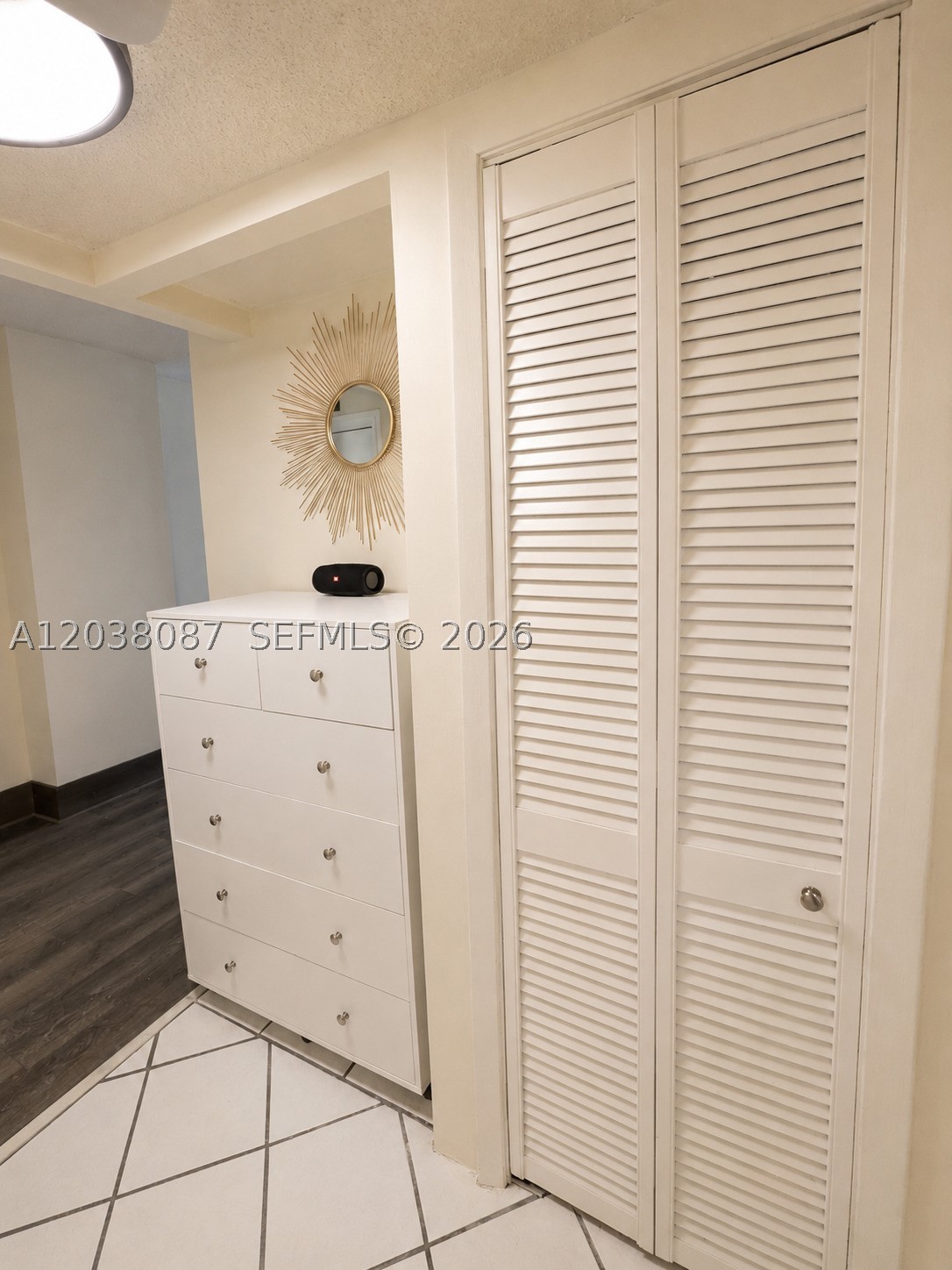 COMMODORE PLAZA CONDO - Residential