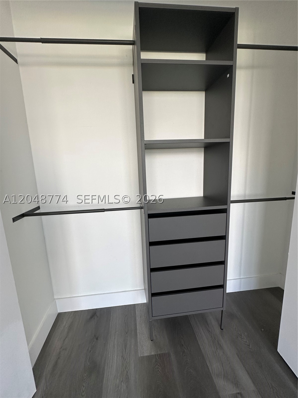 PARKVIEW POINT CONDO - Residential Lease