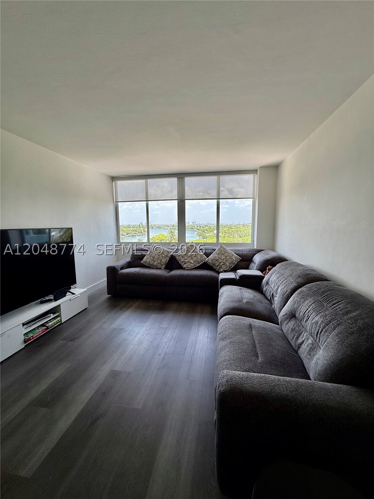 PARKVIEW POINT CONDO - Residential Lease