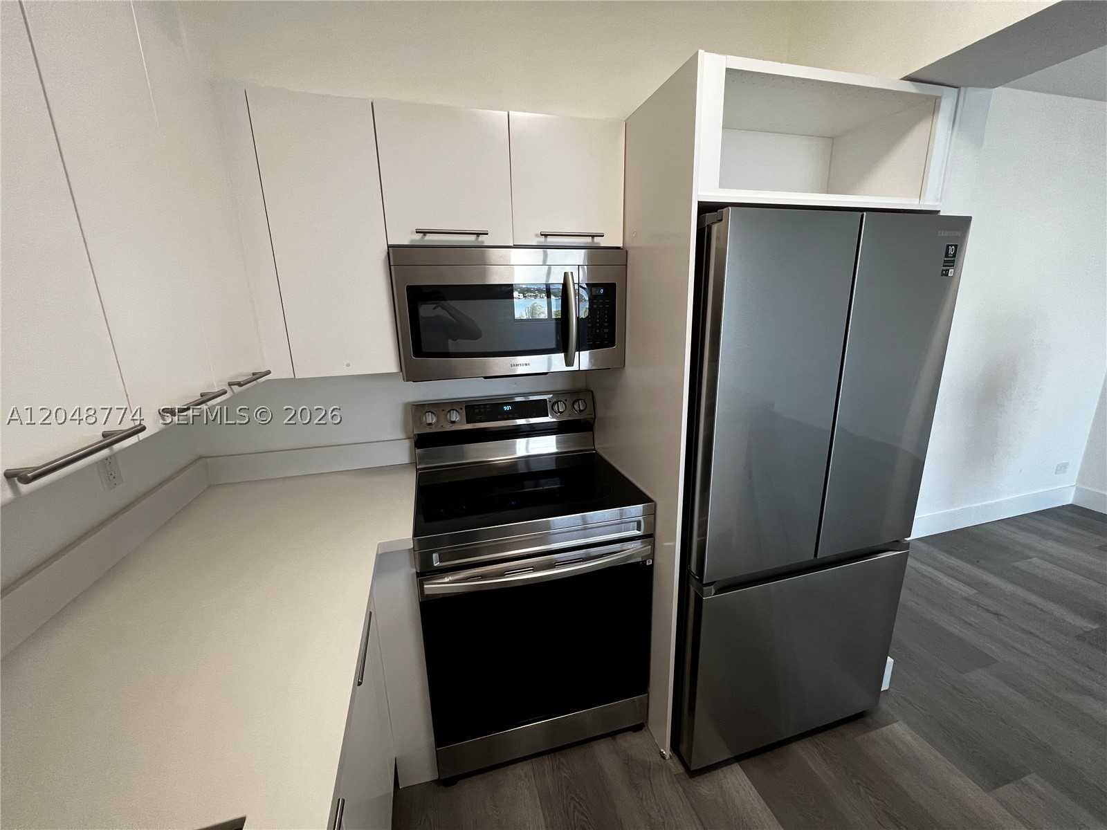 PARKVIEW POINT CONDO - Residential Lease