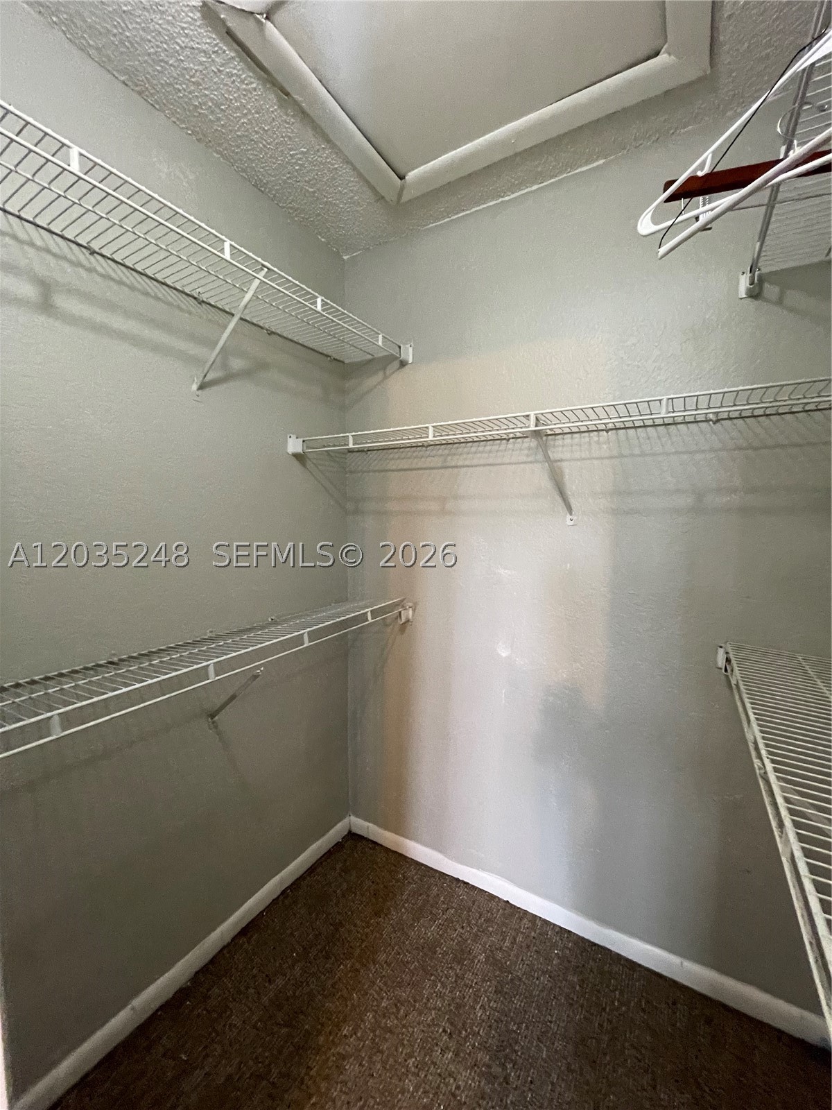 LAKEVIEW CLUB CONDO - Residential Lease